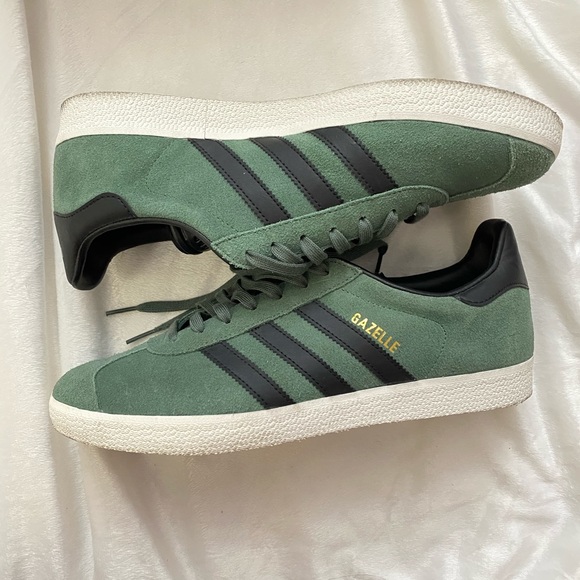 green adidas gazelle size 9